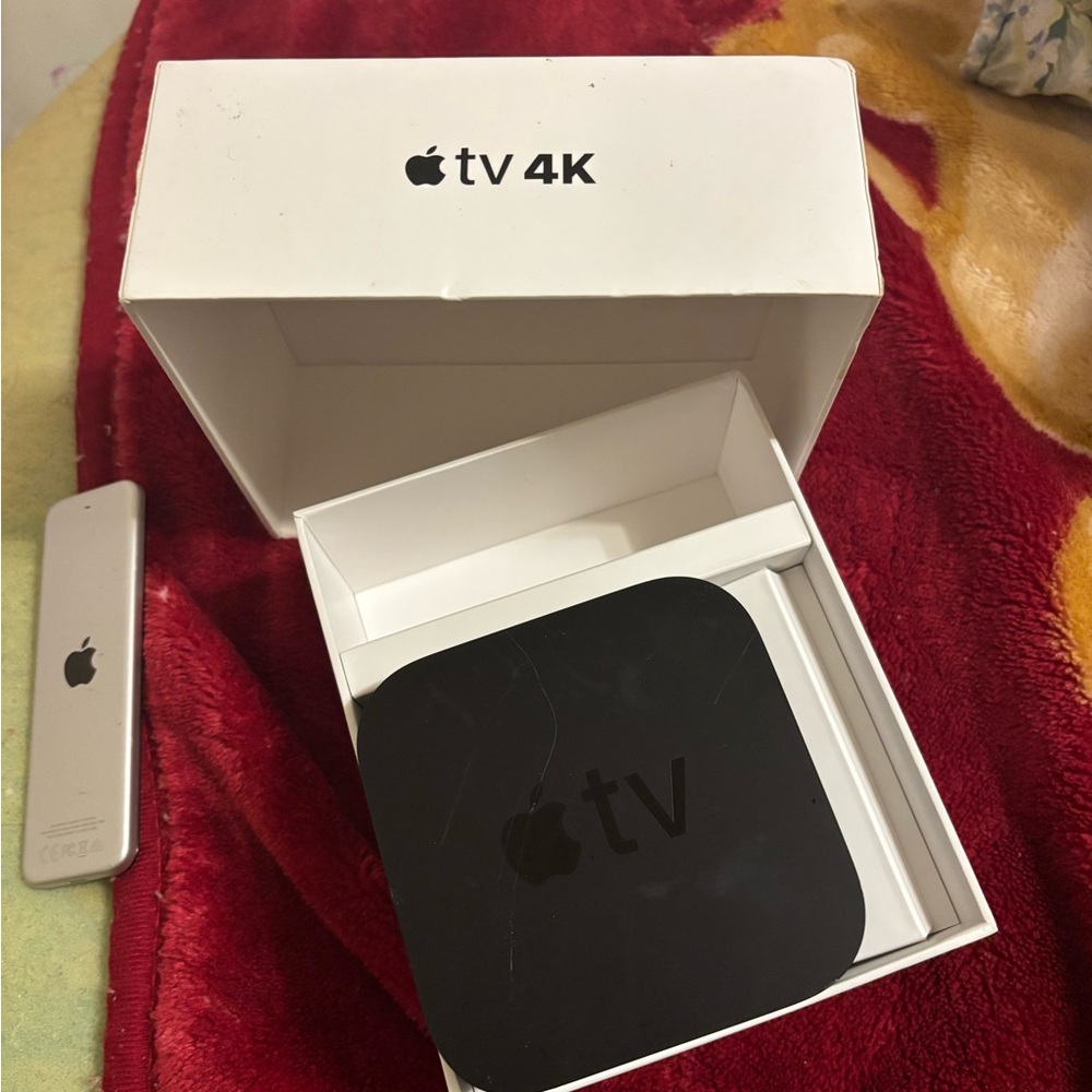 Apple TV 4K with Remote in Black and Silver - Picture 1 of 4